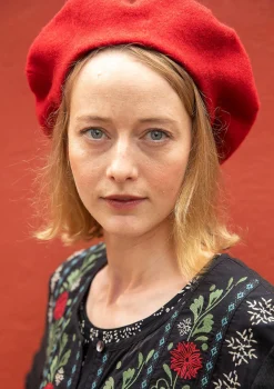 Gudrun Sjödén Gestrickte Baskenmütze Aus Gefilzter Bio-Wolle tomate