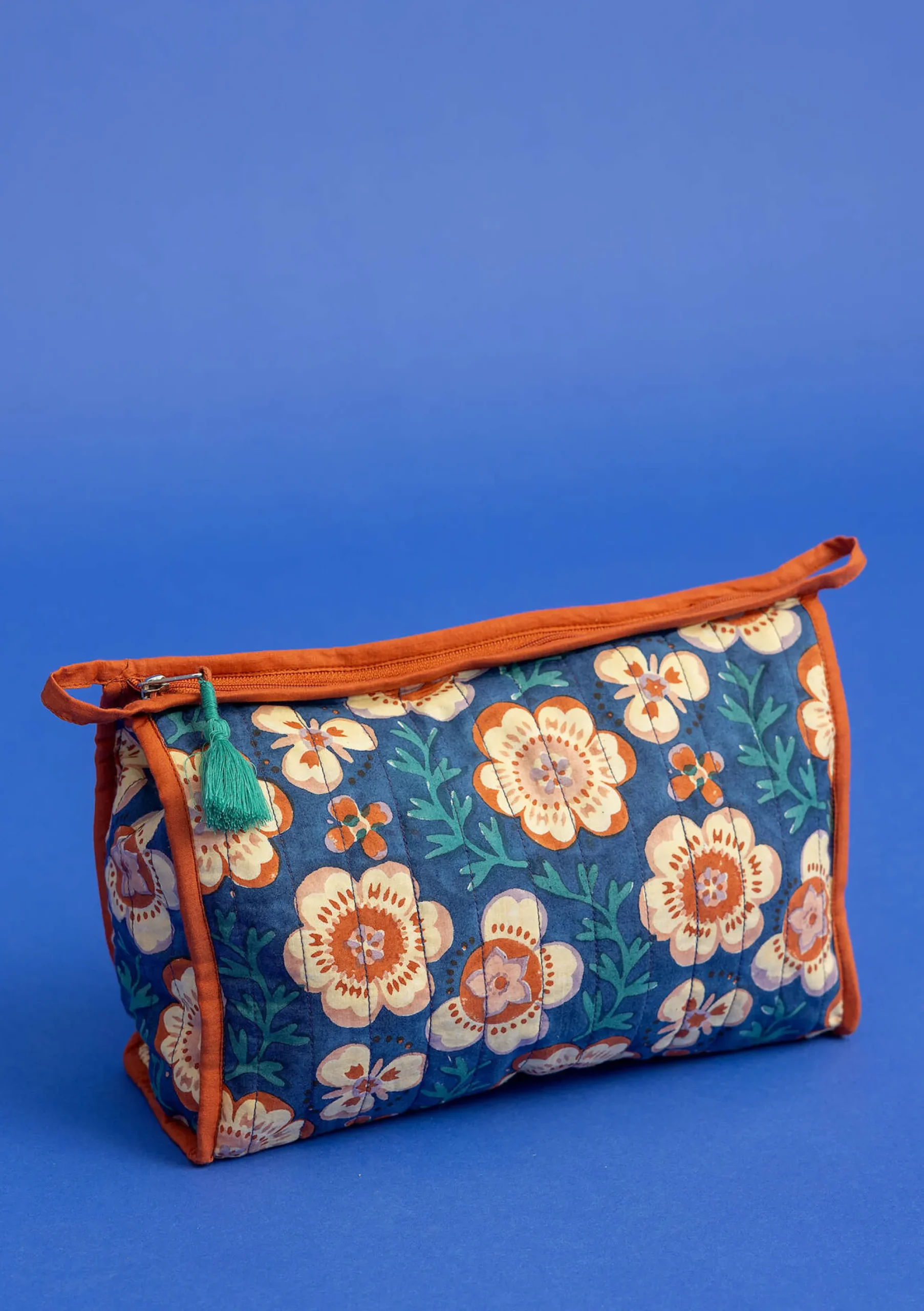 Sale Gudrun Sjödén Kulturtasche Petals Aus Bio-Baumwolle porzellanblau