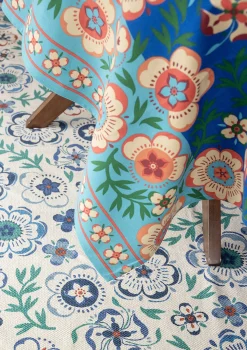 Hot Gudrun Sjödén Tischdecke Desert Bloom Aus Bio-Baumwolle porzellanblau